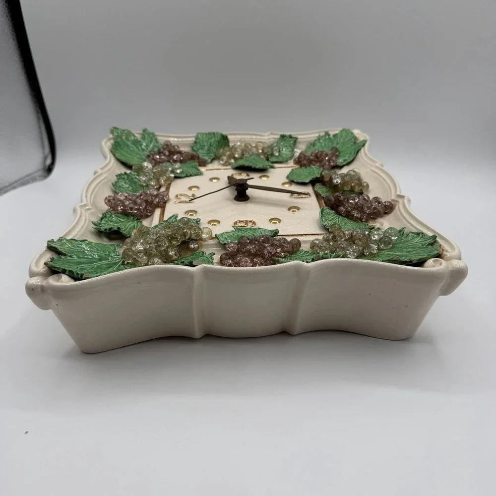 Vintage Ceramic Grapes Light Clock 50s 60s MCM Hand Painted 10.5